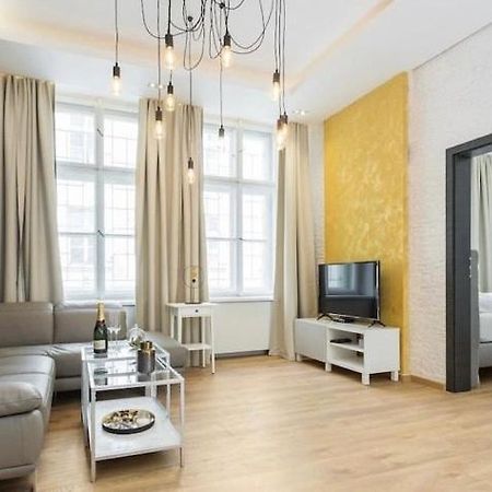 Luxury Apartment On Wenceslas Square Прага Екстериор снимка