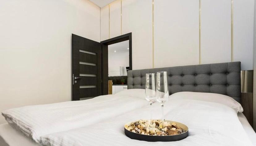 Luxury Apartment On Wenceslas Square Прага Екстериор снимка